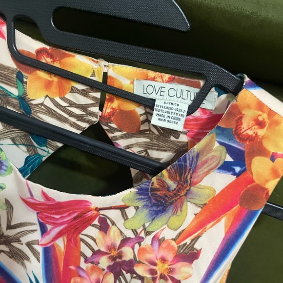 Colorful Dress! - Picture 6 of 10